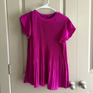 Adrianna Papell Pink flutter sleeve pleated blouse size L